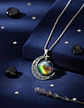 Collar Para Mujer Dije Luna Cabujón Cristal Galaxia Nebulosa - Miniatura 16