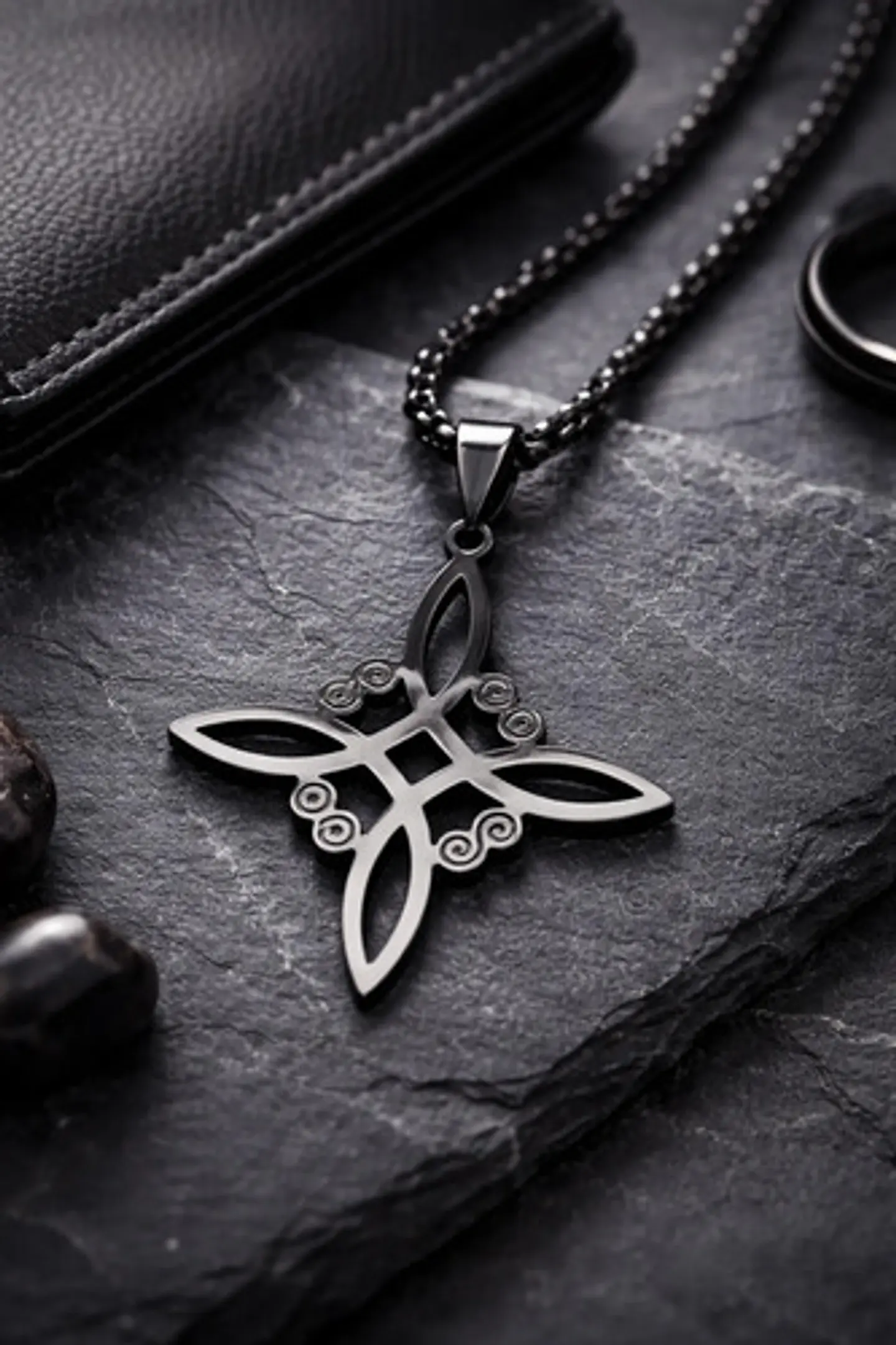 Collar De Acero Para Hombres Y Mujeres Dije Nudo Bruja Celta 11
