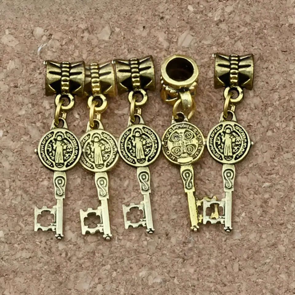 Set 20 Dijes Medallas Llaves Sello De San Benito De Nursia 3