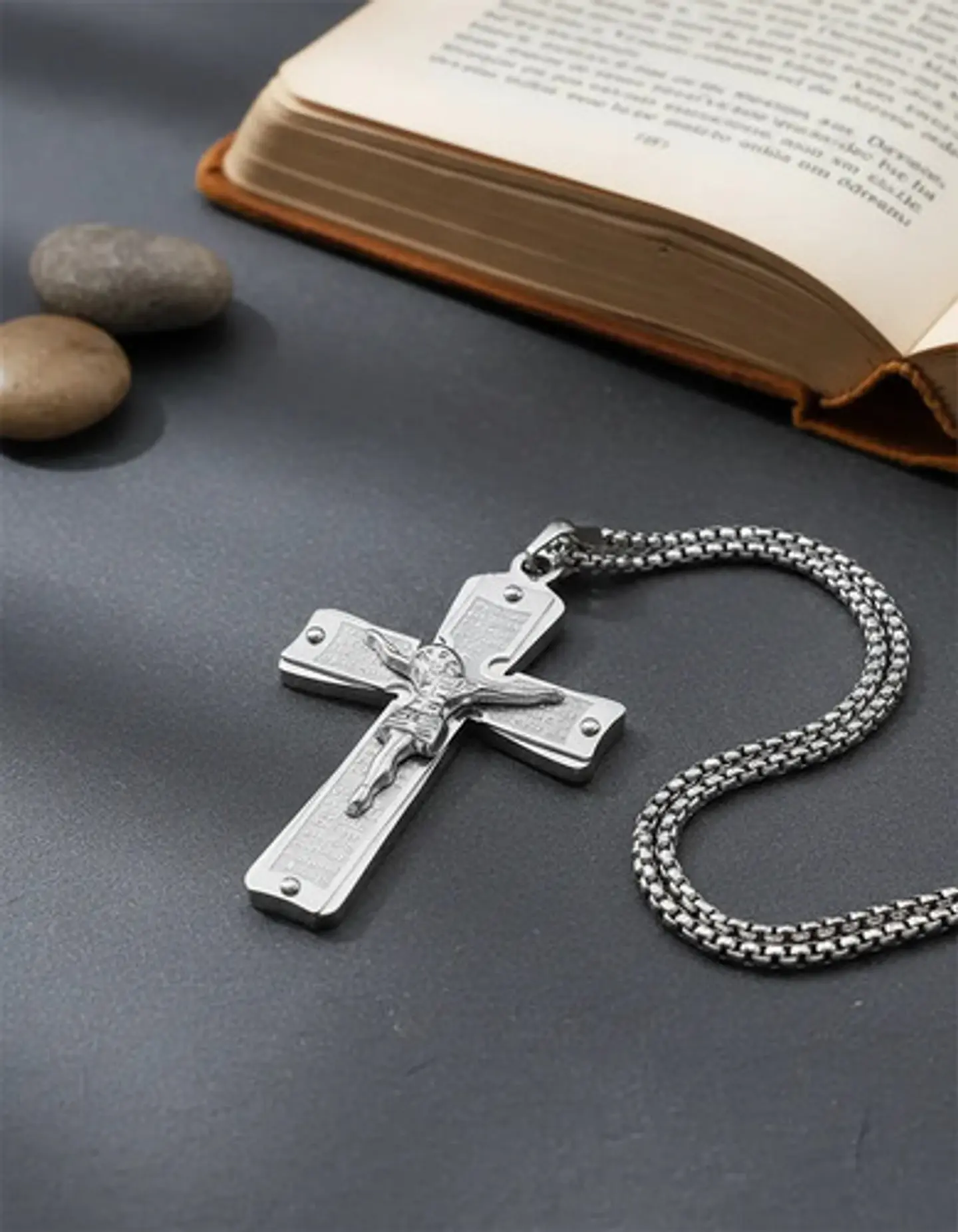 Collar De Acero Para Hombre Y Mujer Dije Cruz Cristo Grabado 13