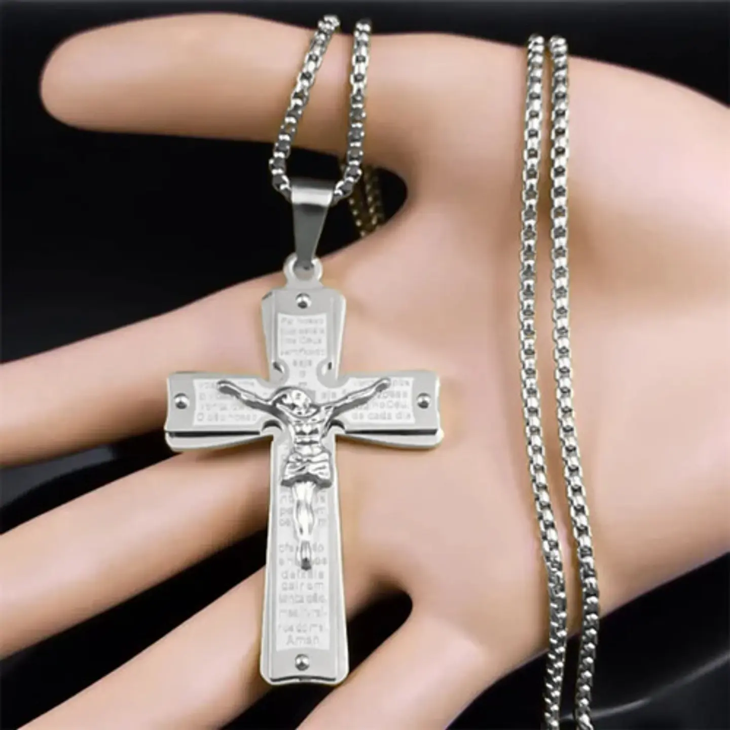 Collar De Acero Para Hombre Y Mujer Dije Cruz Cristo Grabado 17