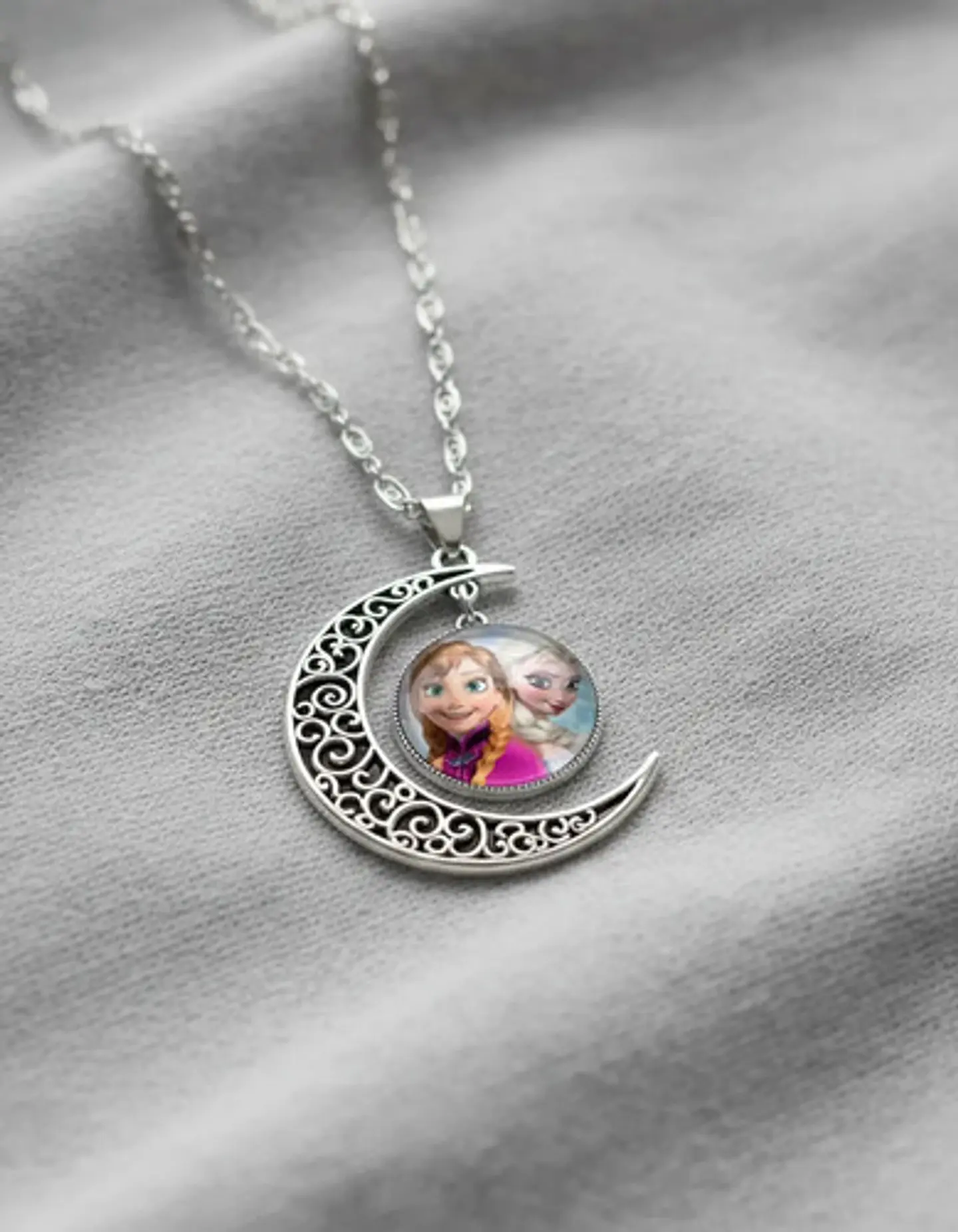 Collar Para Mujer Niñas Dije Luna Frozen Princesas Del Hielo 8