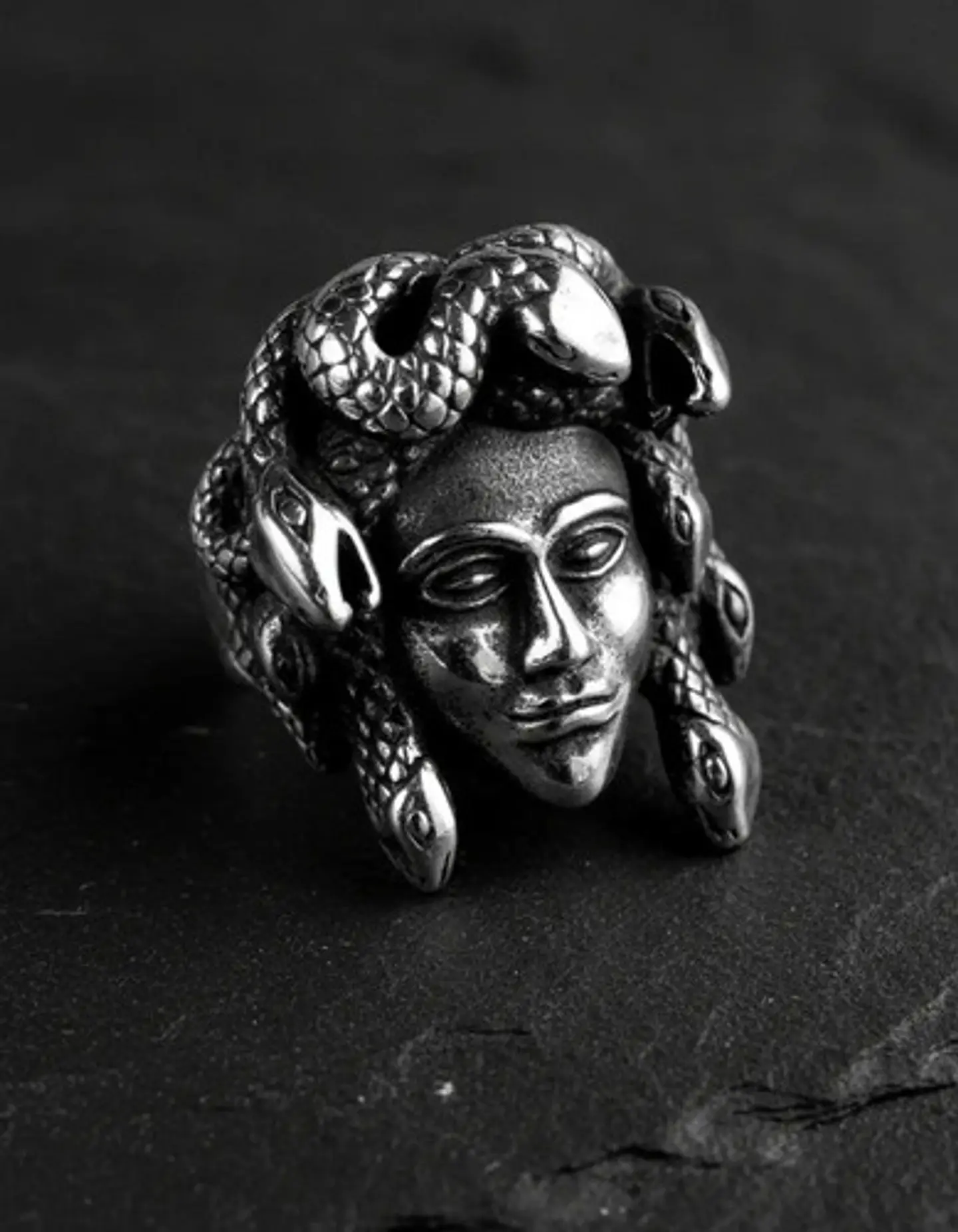 Anillo Color Plata De Acero Para Hombre Forma Medusa Gótico 4