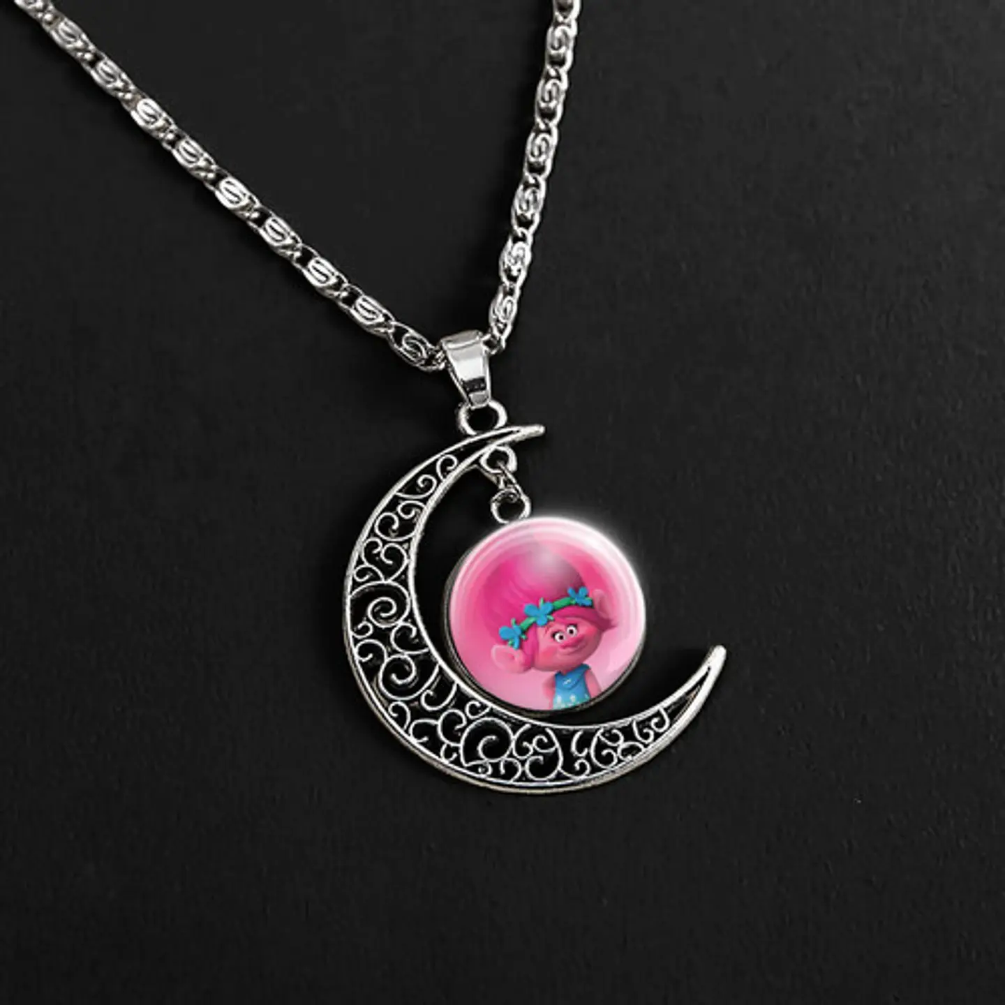 Collar Para Mujer Niñas Dije Luna Con Cabujón Animada Trolls 9