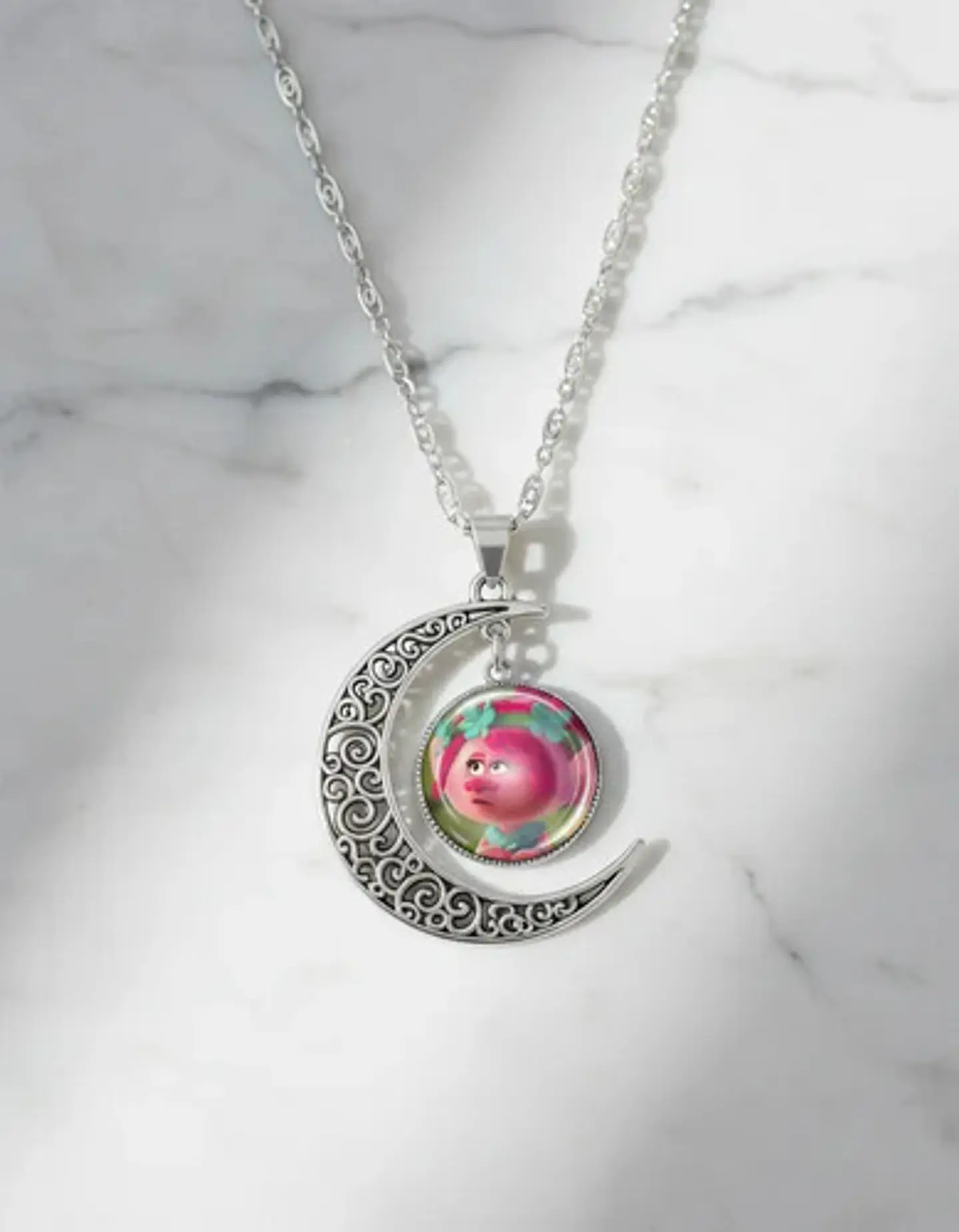 Collar Para Mujer Niñas Dije Luna Con Cabujón Animada Trolls 12