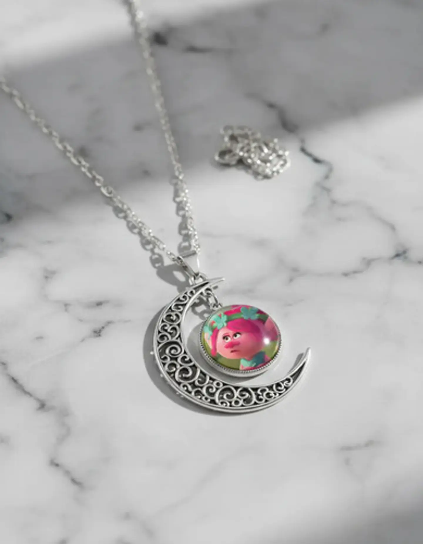 Collar Para Mujer Niñas Dije Luna Con Cabujón Animada Trolls 13