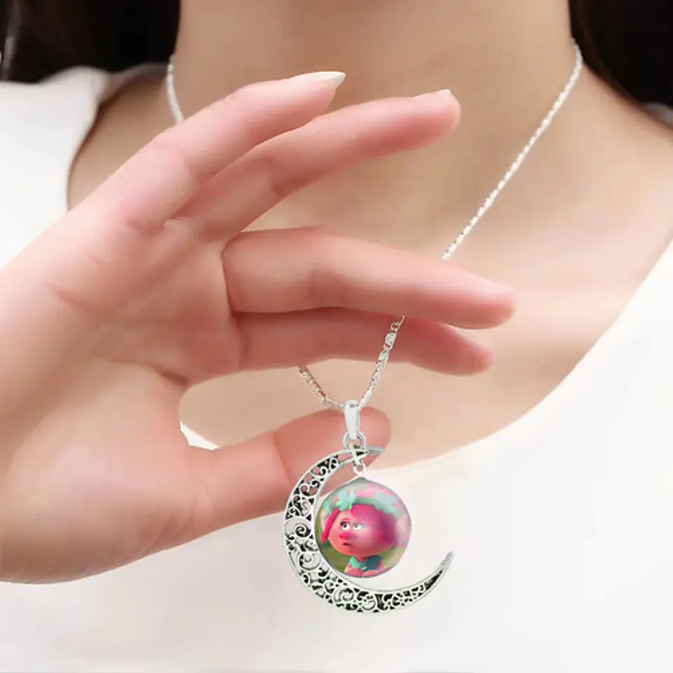 Collar Para Mujer Niñas Dije Luna Con Cabujón Animada Trolls 16