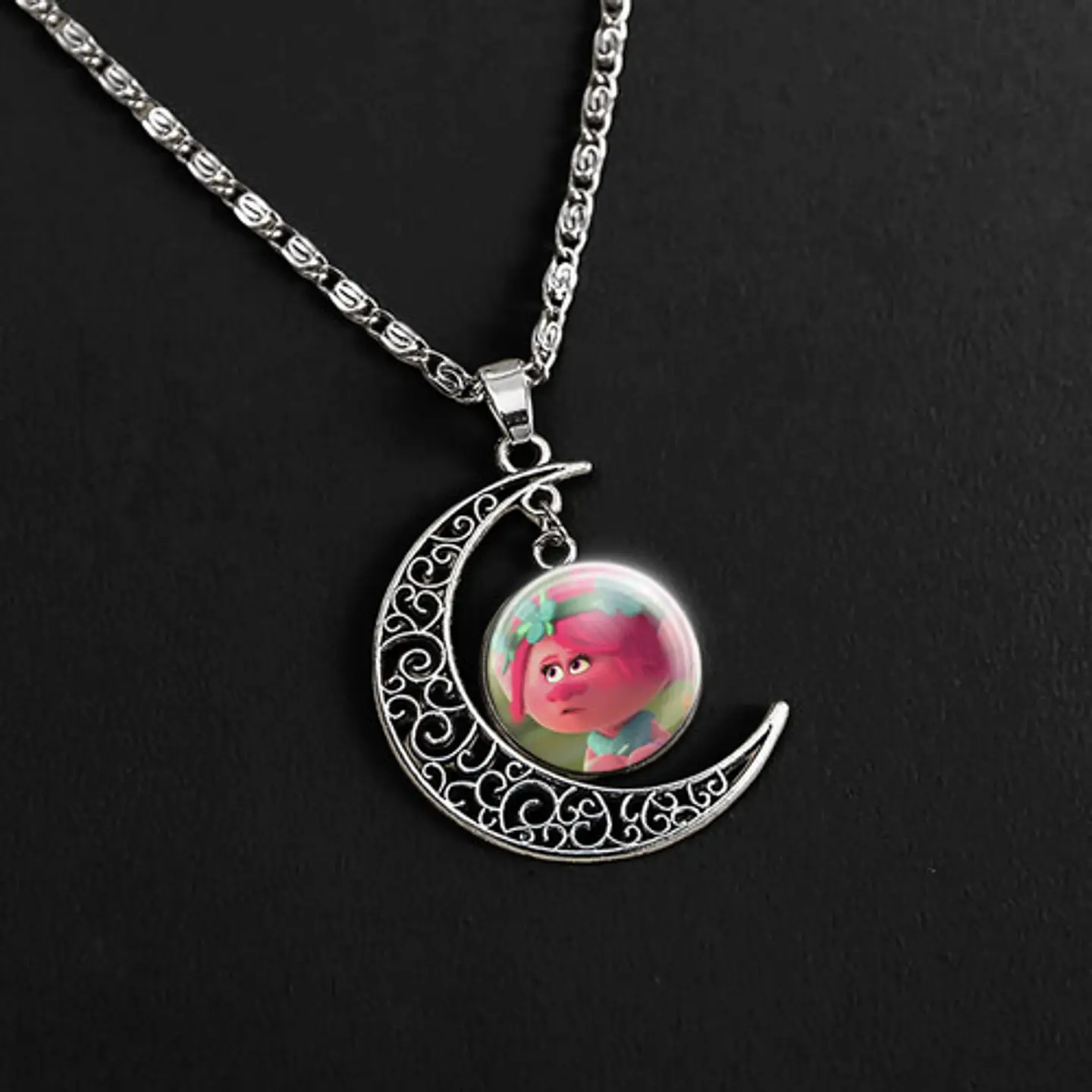 Collar Para Mujer Niñas Dije Luna Con Cabujón Animada Trolls 17