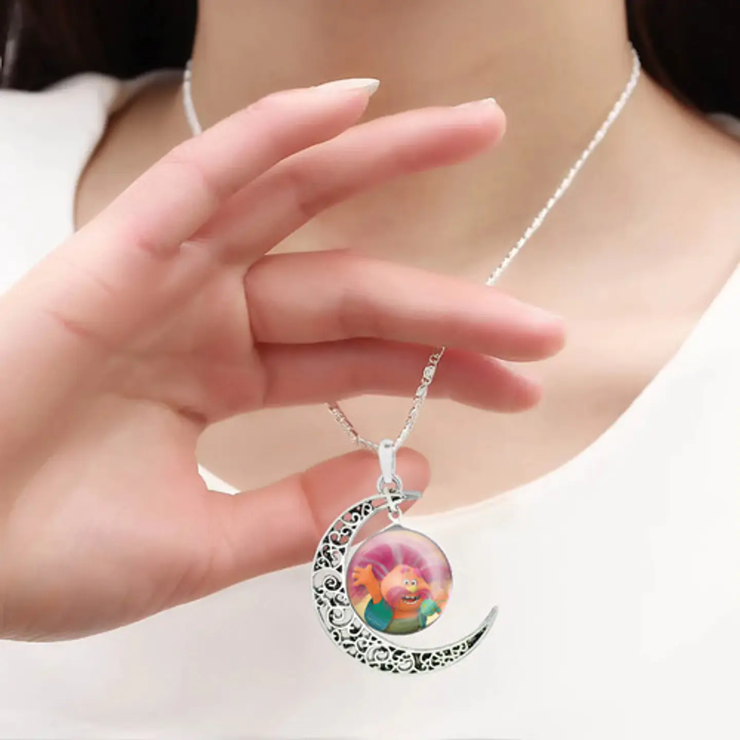 Collar Para Mujer Niñas Dije Luna Con Cabujón Animada Trolls 22
