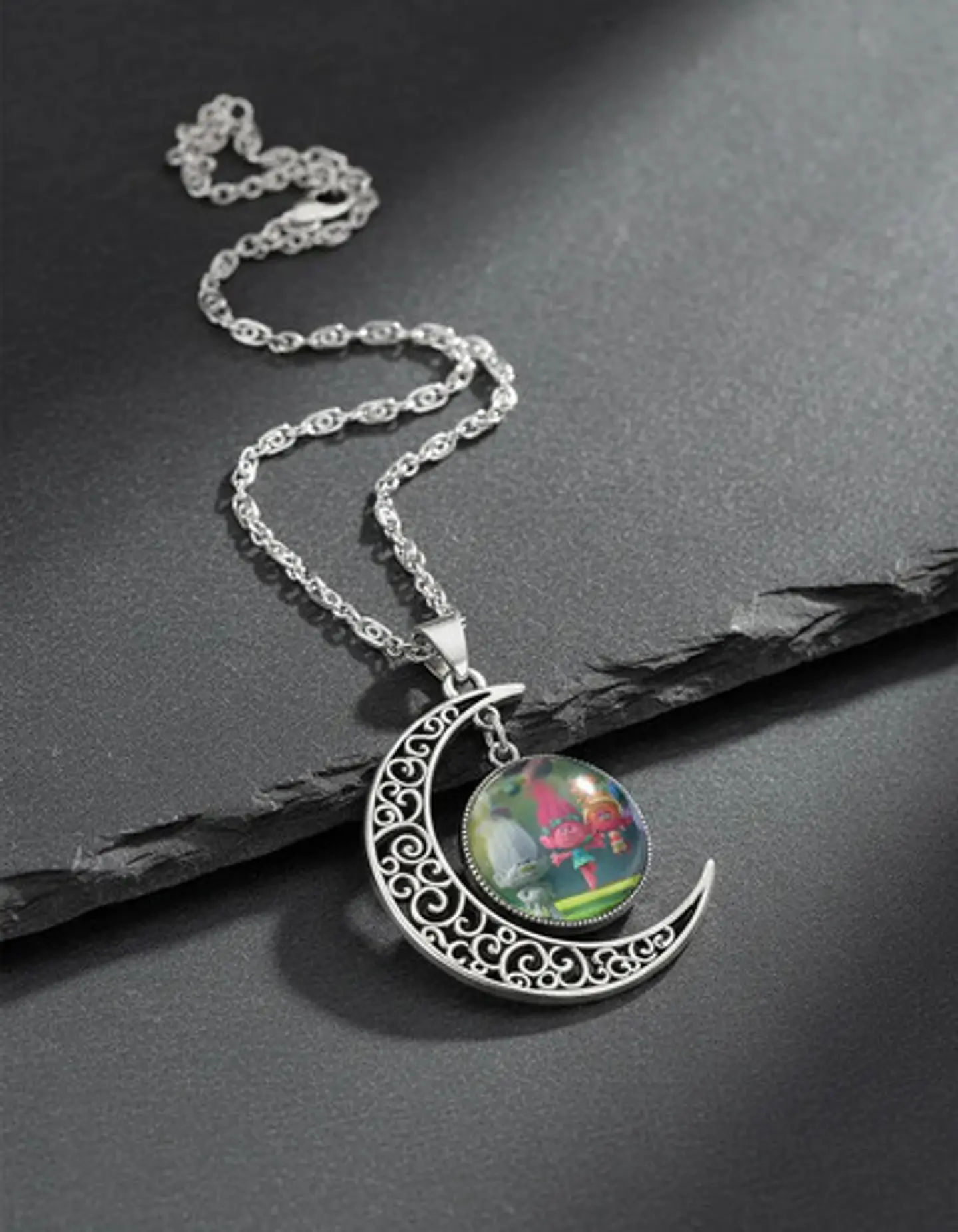 Collar Para Mujer Niñas Dije Luna Con Cabujón Animada Trolls 37