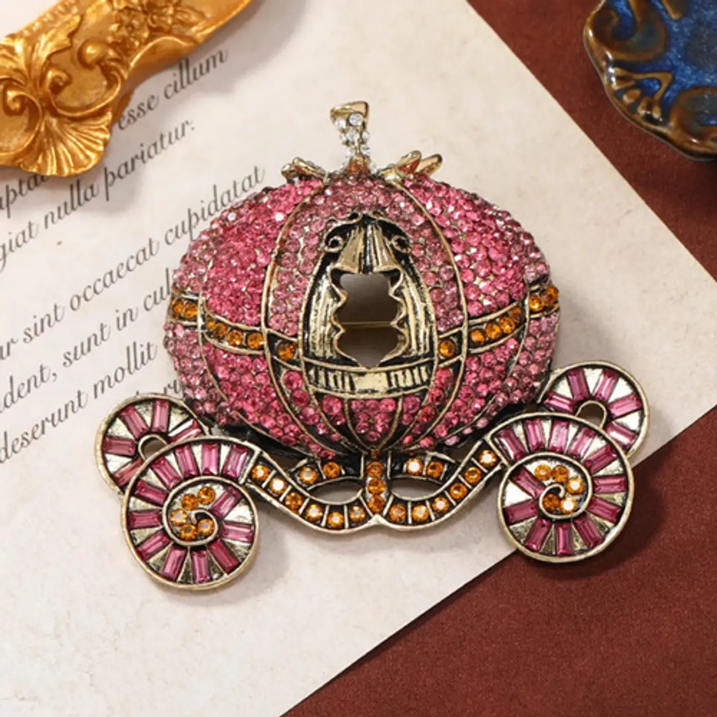 Broche De Alfiler Para Mujeres Carroza Encantada Piedra Cz 6