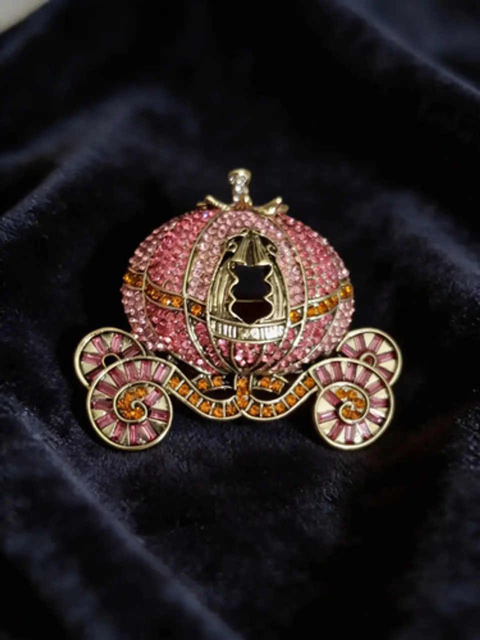 Broche De Alfiler Para Mujeres Carroza Encantada Piedra Cz 8