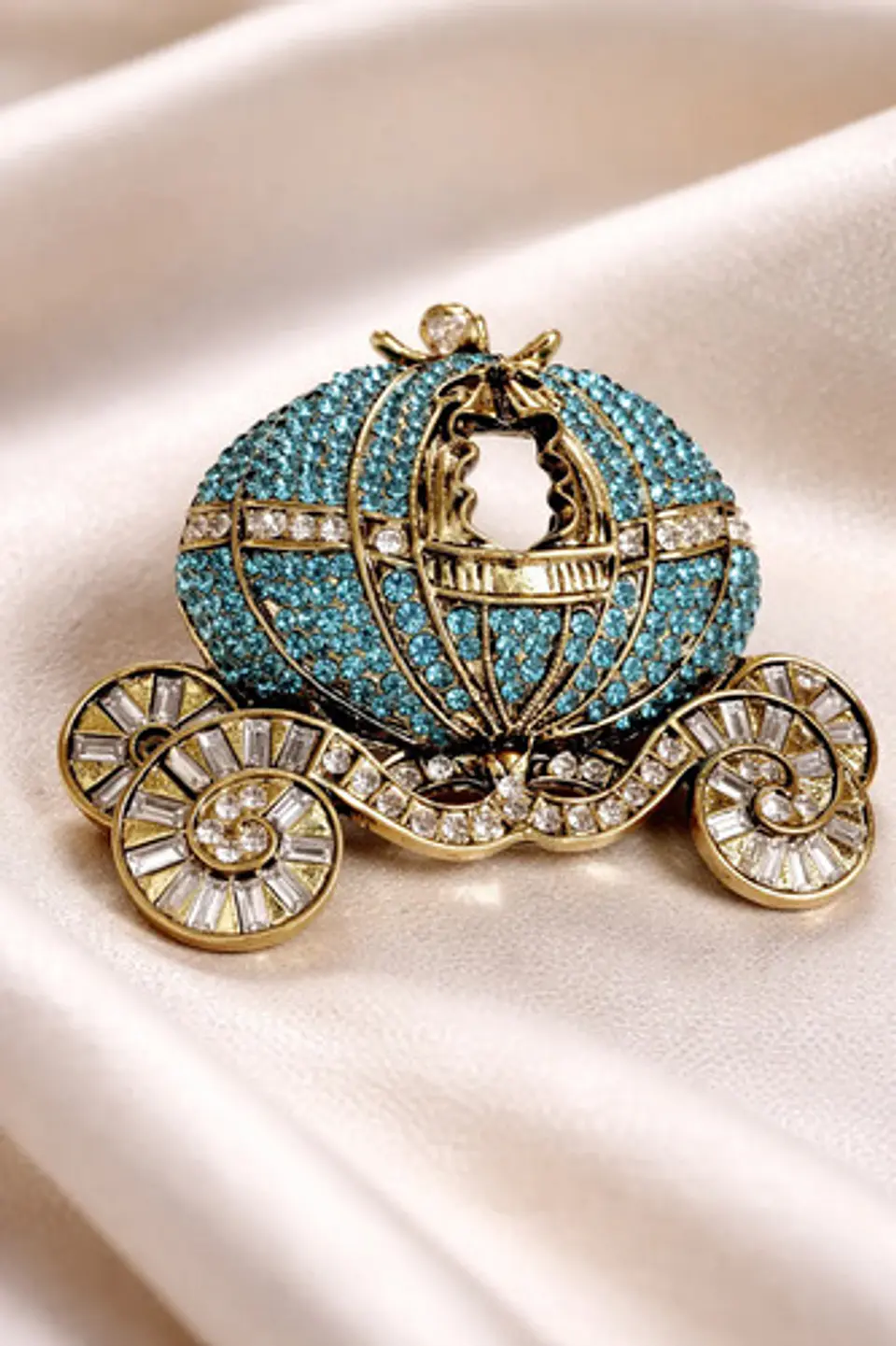 Broche De Alfiler Para Mujeres Carroza Encantada Piedra Cz 14