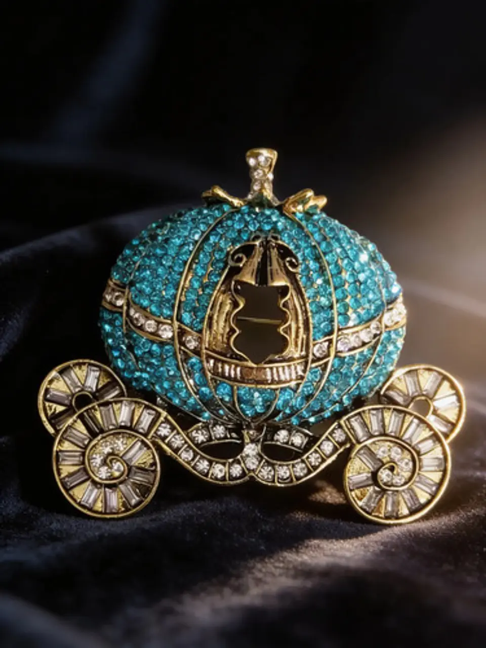 Broche De Alfiler Para Mujeres Carroza Encantada Piedra Cz 16