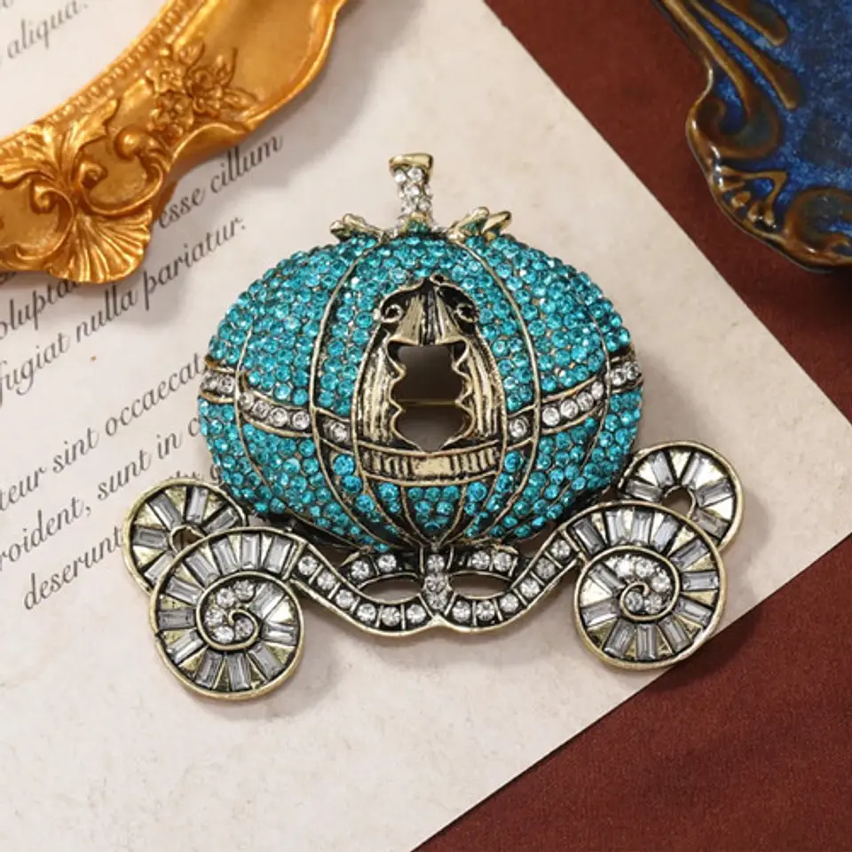 Broche De Alfiler Para Mujeres Carroza Encantada Piedra Cz 18