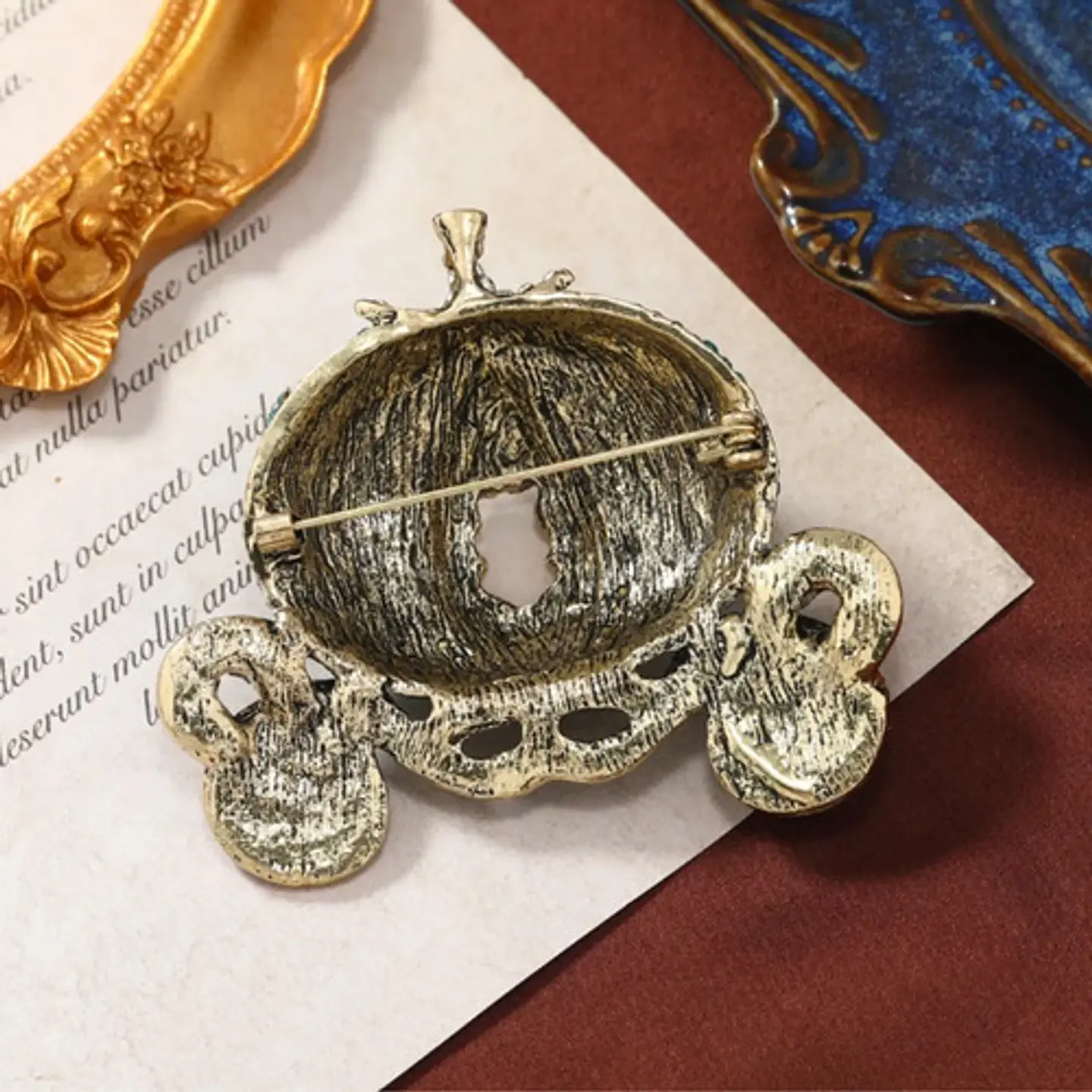 Broche De Alfiler Para Mujeres Carroza Encantada Piedra Cz 19