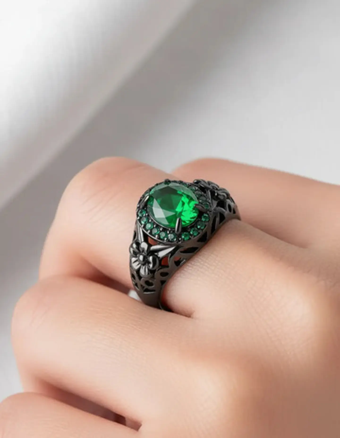 Anillo Moderno Halo Negro Para Mujer Floral Piedra Verde Cz 4