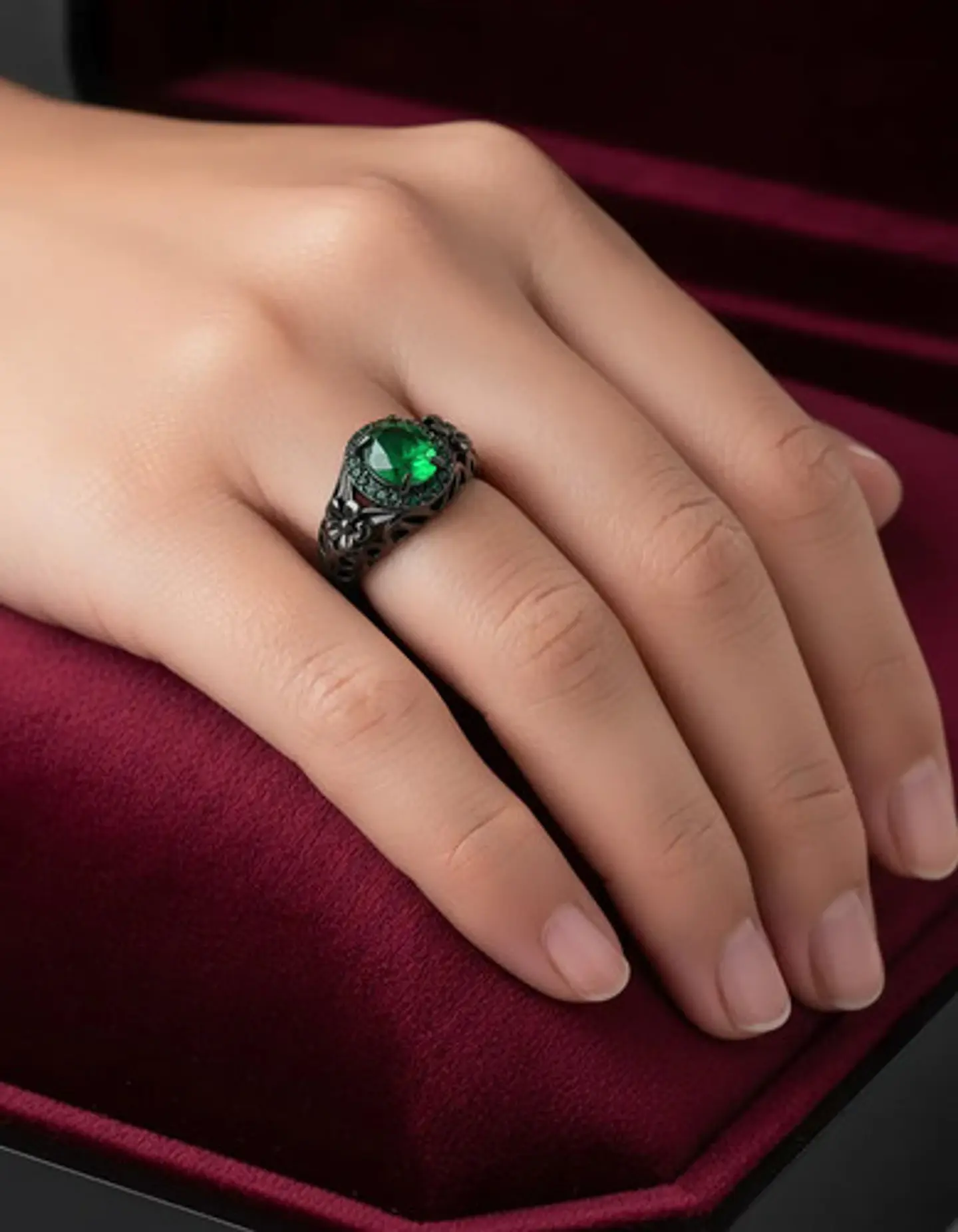 Anillo Moderno Halo Negro Para Mujer Floral Piedra Verde Cz 7