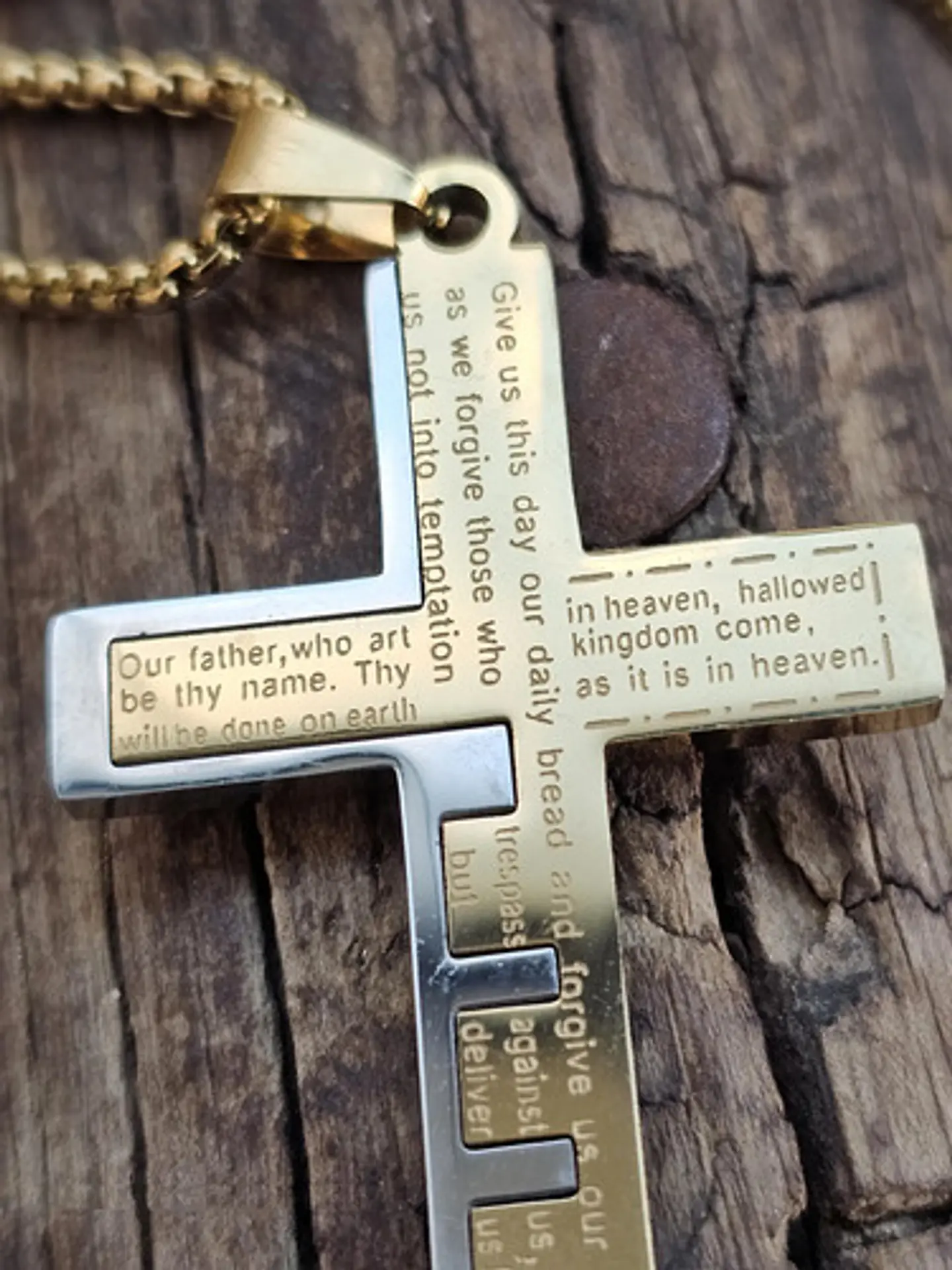 Collar De Acero Dorado Para Hombre Dije Cruz Oración Inglés 3