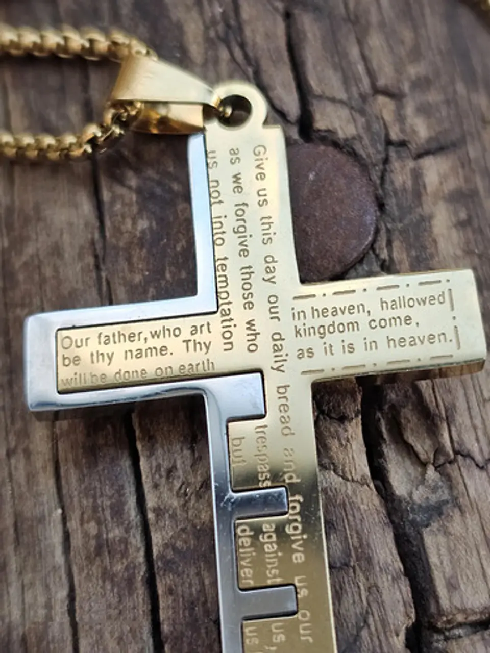 Collar De Acero Dorado Para Hombre Dije Cruz Oración Inglés 3