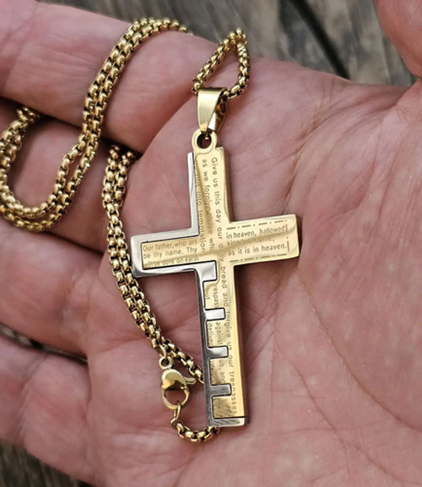 Collar De Acero Dorado Para Hombre Dije Cruz Oración Inglés 5