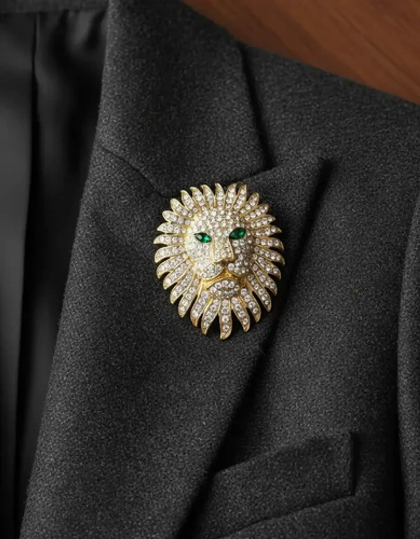 Broche De Alfiler Para Hombre Y Mujer León Imperial Cristal 8