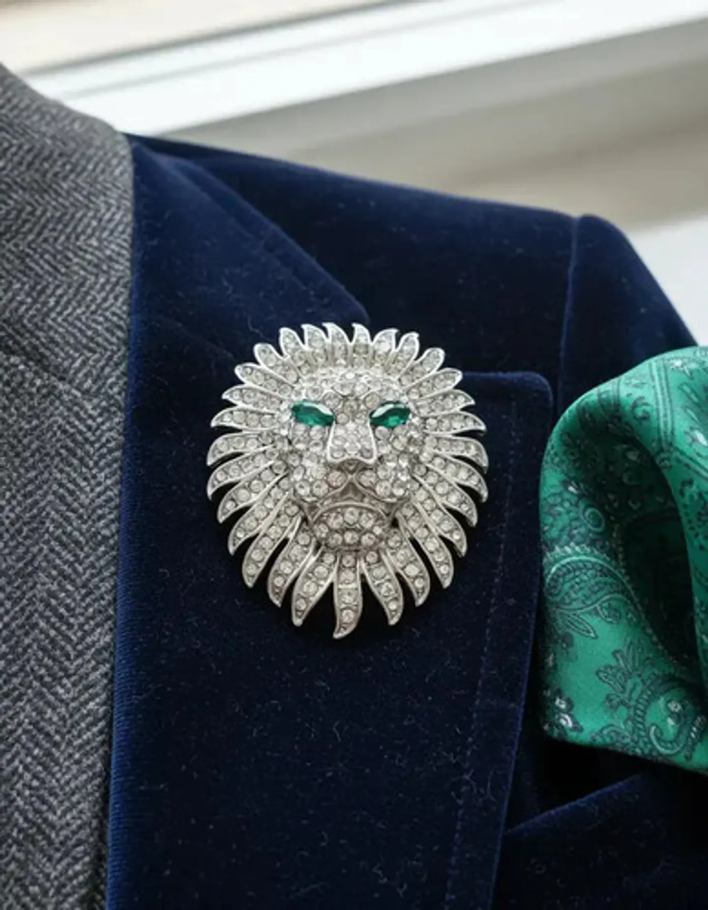 Broche De Alfiler Para Hombre Y Mujer León Imperial Cristal 16