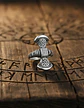 Anillo Para Hombres Vikingo De Acero Color Plata Halo Hacha - Miniatura 5