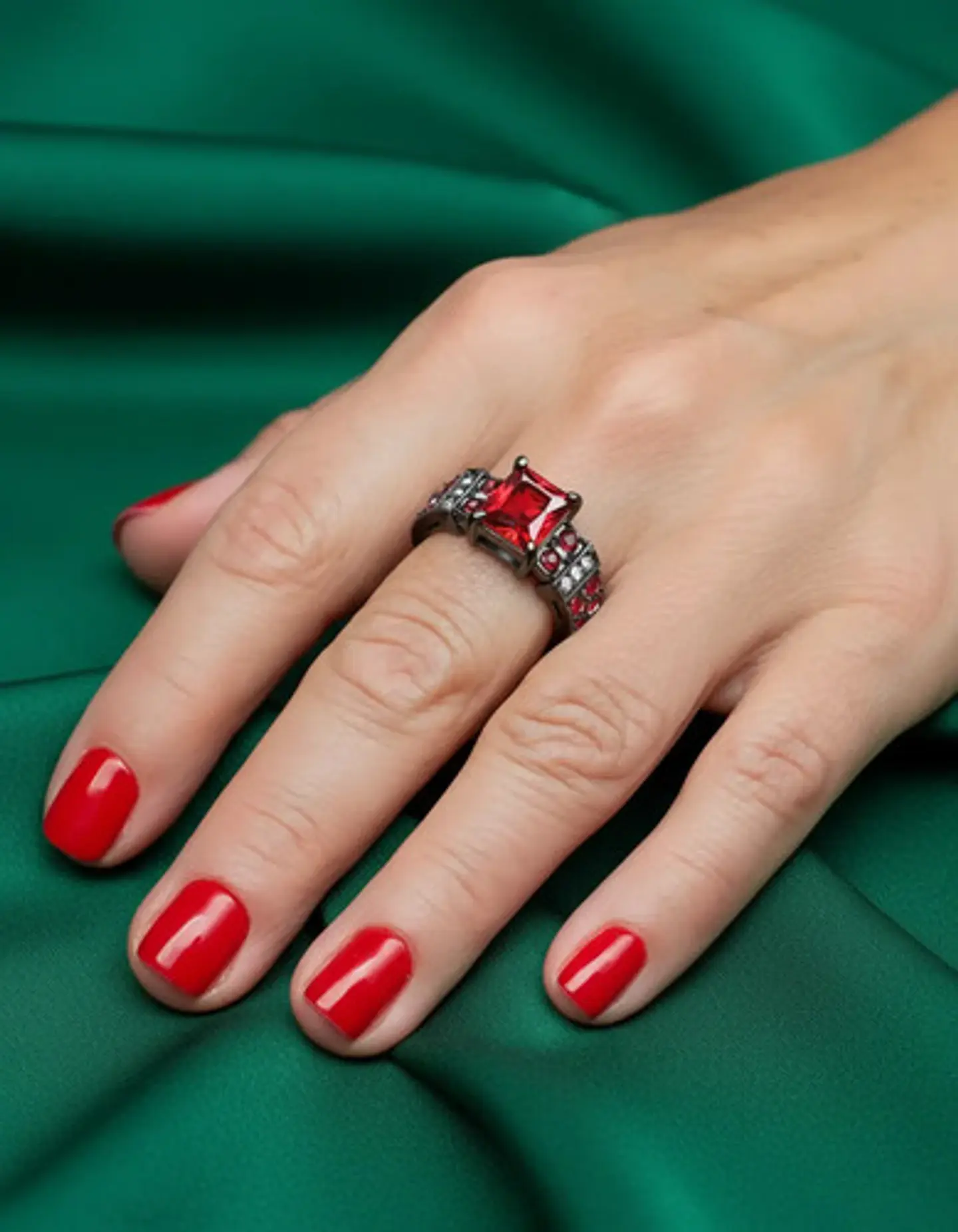 Anillo Negro Vintage Moderno Para Mujeres Piedras Cz Lujo 7