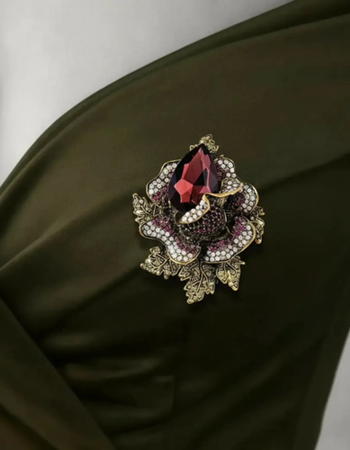 Broche De Alfiler Para Mujeres Flor Vintage Con Piedras Cz 23