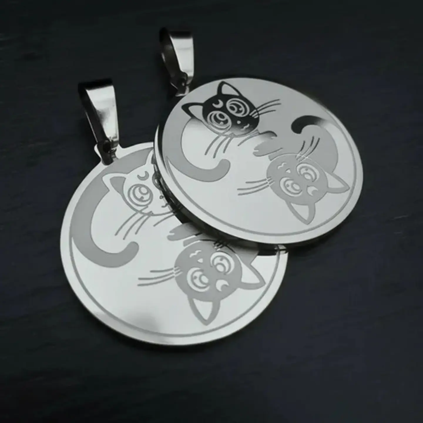 Pack X2 De Acero Para Hombre Y Mujer Dijes Anime Sailor Moon 15
