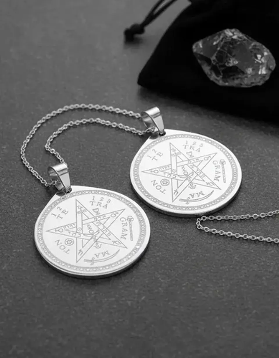 Set 5 Dijes Para Hombre Mujer Medallas Amuleto Tetragrámaton 11