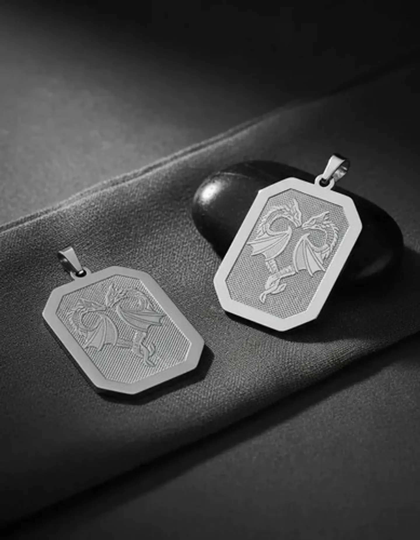 Set 2 Dijes De Acero Para Hombre Placa Grabado Dragón Alado 13