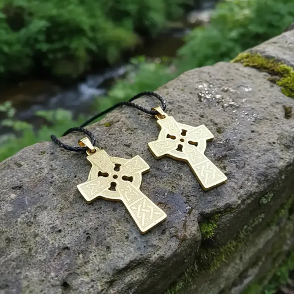Pack X2 De Acero Para Hombre Mujer Dijes Amuletos Cruz Celta 5