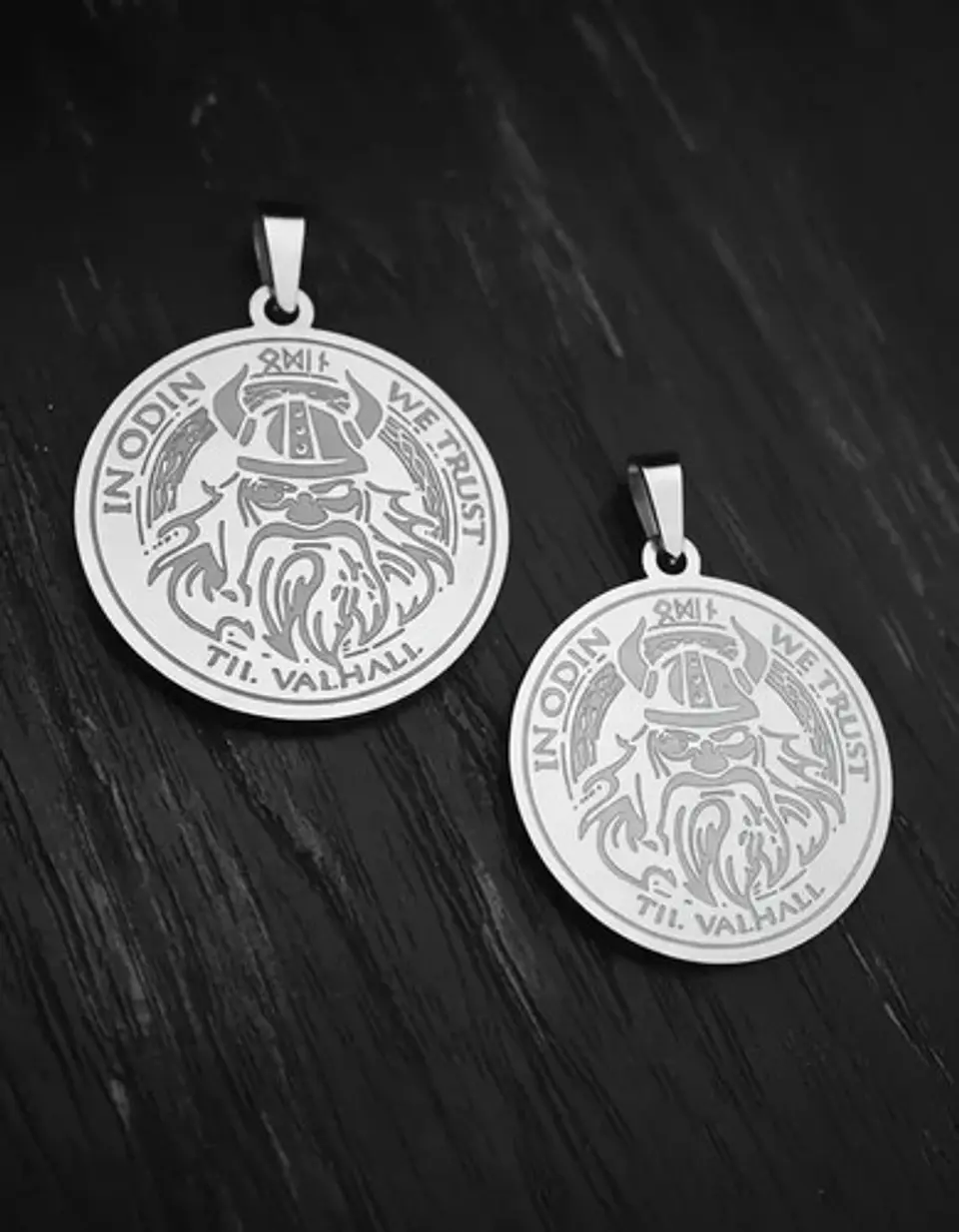 Set 2 Dijes Vikingos De Acero Para Hombre Medallas Dios Odin 17
