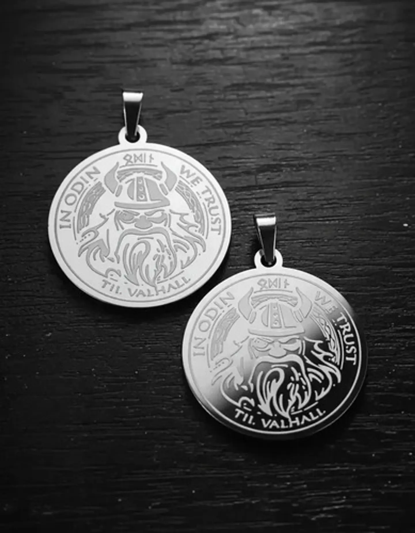 Set 2 Dijes Vikingos De Acero Para Hombre Medallas Dios Odin 18