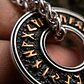 Collar Vikingo En Acero Para Hombres Dije Circular De Runas - Miniatura 4