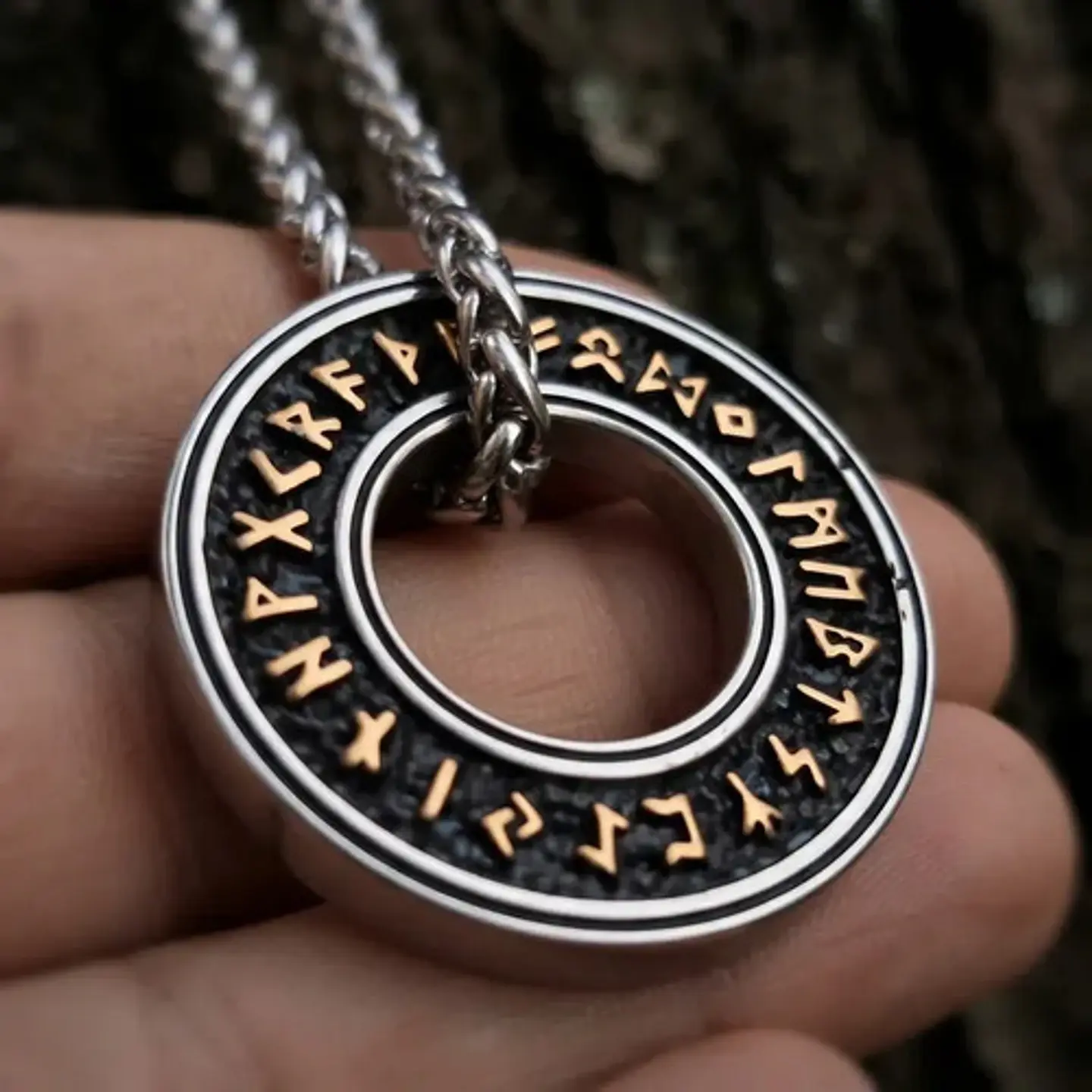 Collar Vikingo En Acero Para Hombres Dije Circular De Runas 6