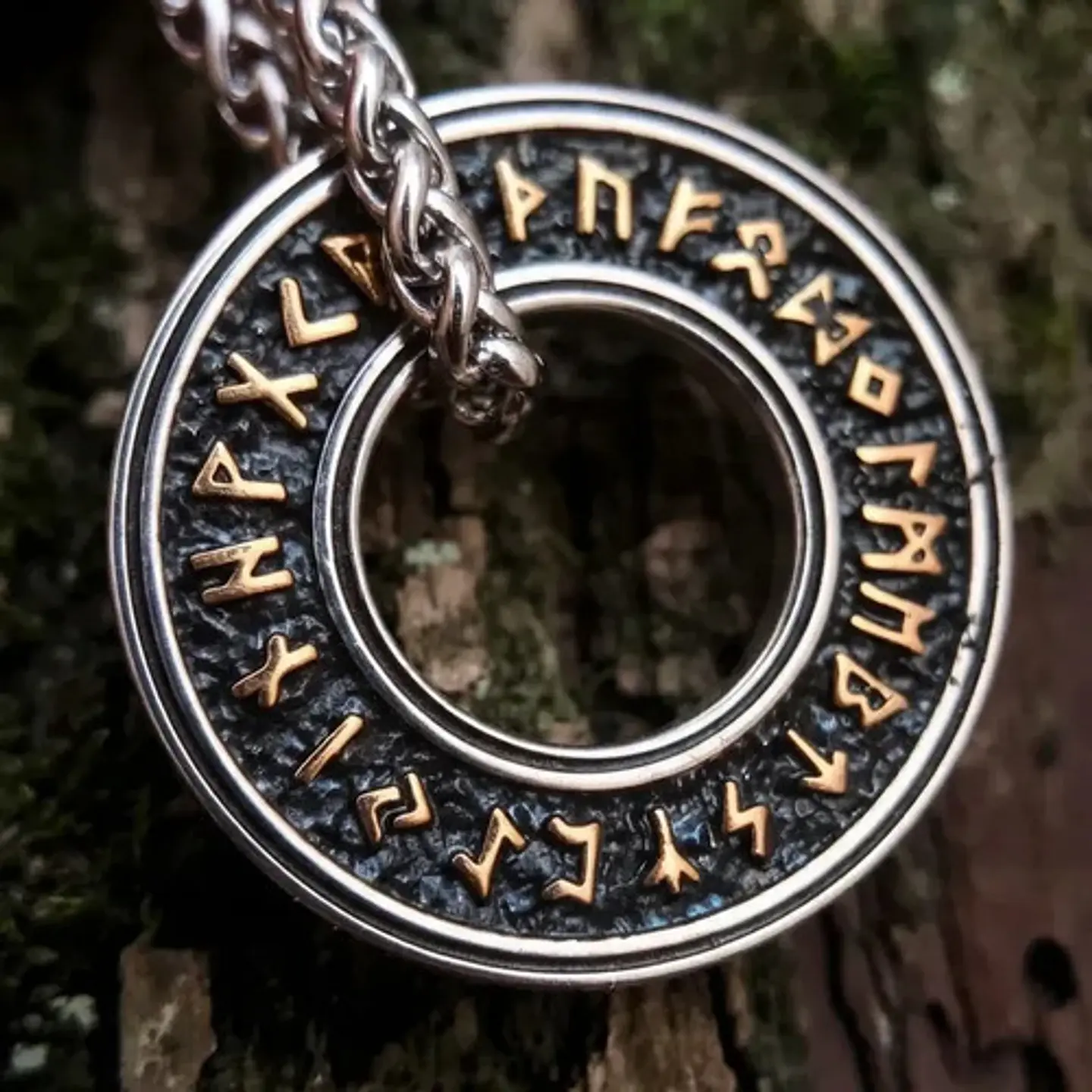 Collar Vikingo En Acero Para Hombres Dije Circular De Runas 7