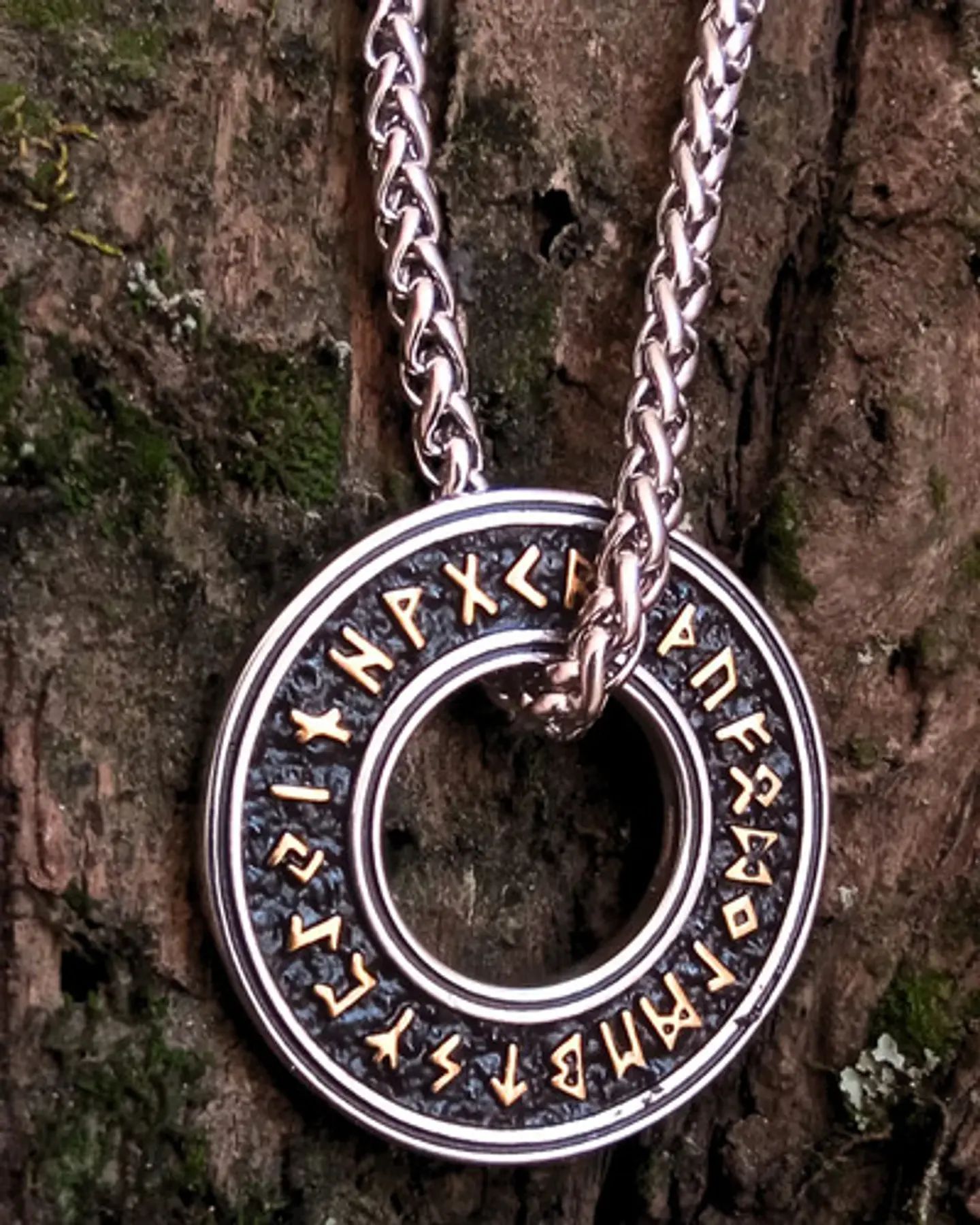 Collar Vikingo En Acero Para Hombres Dije Circular De Runas 8