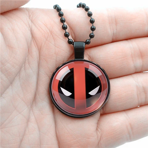 Collar Para Hombre Y Mujer Colgante Dije Cristal Deadpool