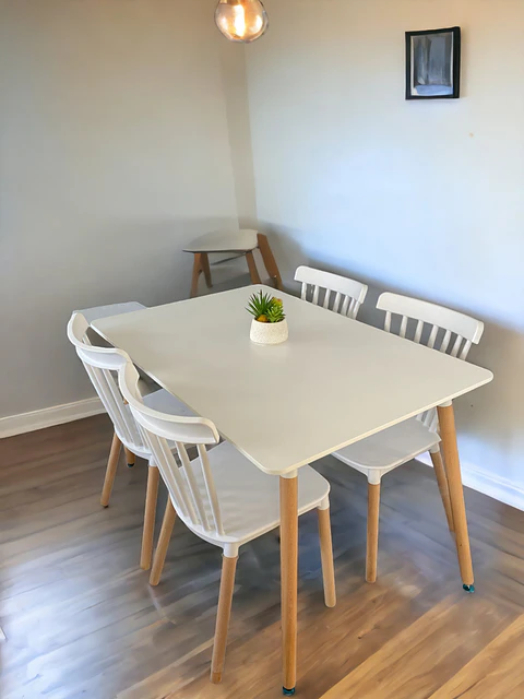 Comedor Rectangular Melamina con Sillas Windsor