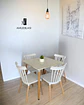 Comedor Cuadrado Melamina con Sillas Windsor - Miniatura 2