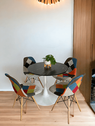 Comedor Mesa Redonda Tulip Cuarzo Negra +  Sillas Patchwork