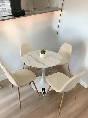 Mesa Redonda Tulip Cuarzo Blanco + Sillas Scoop