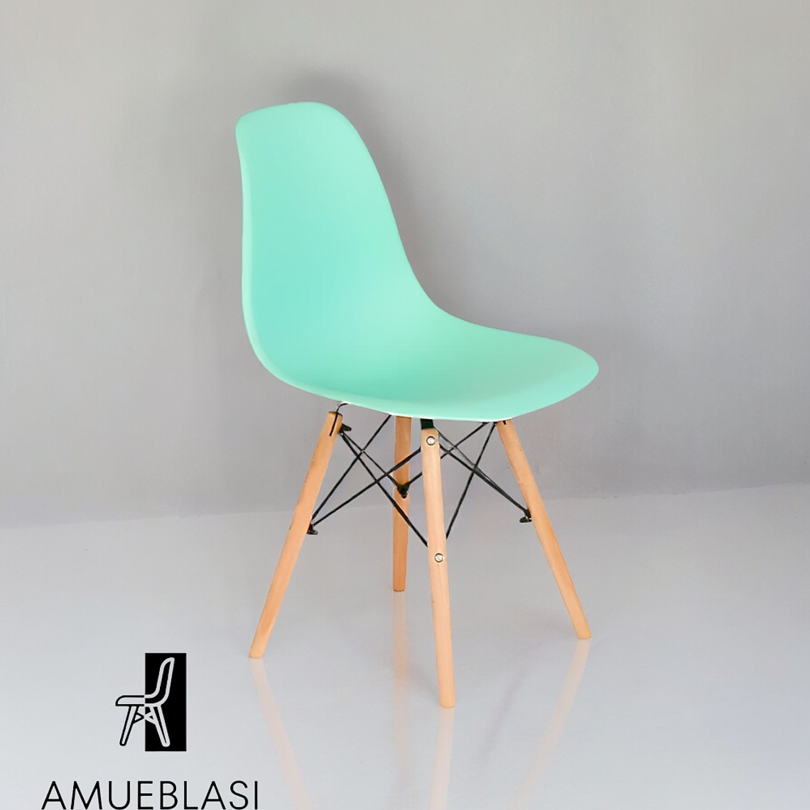 Silla Eames 4