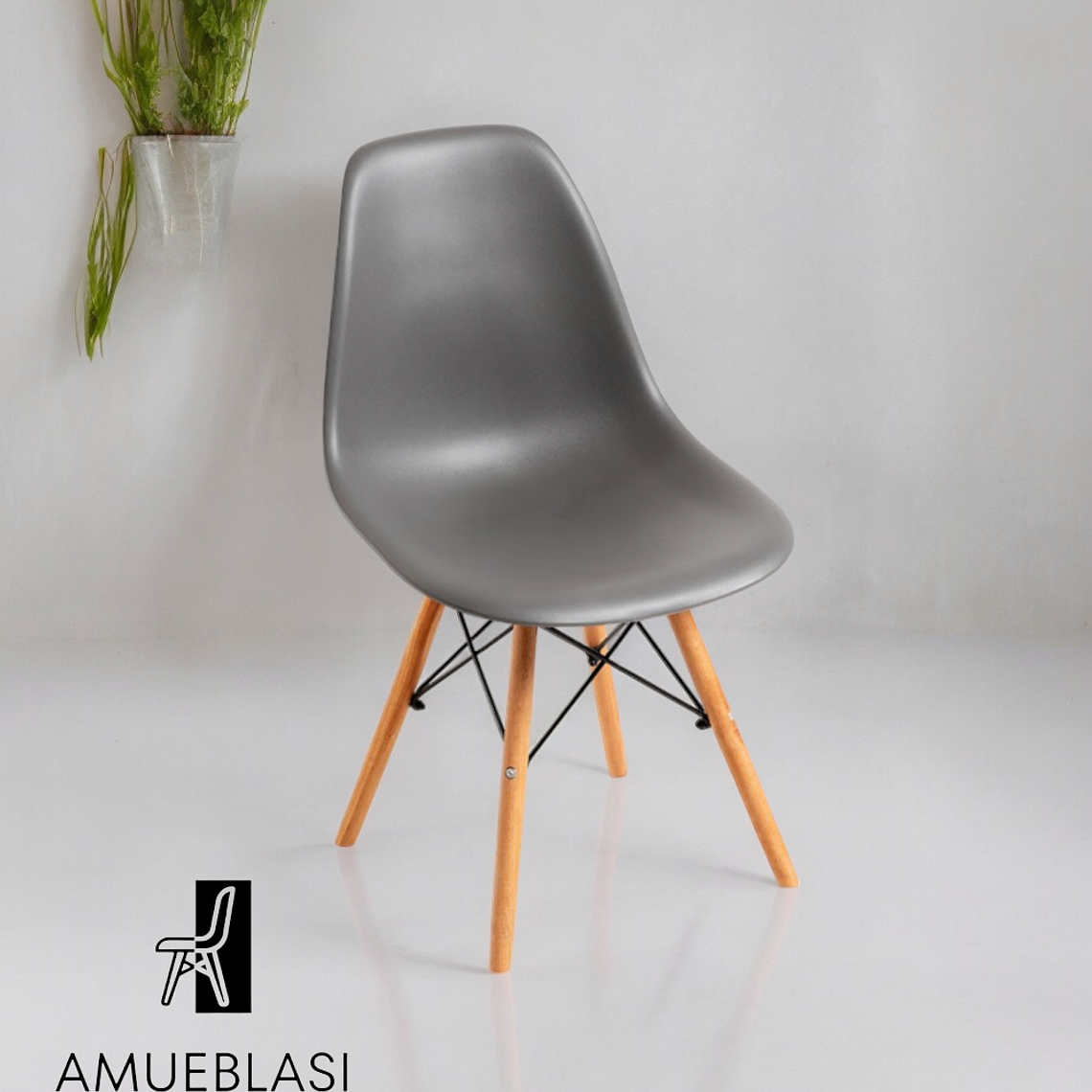 Silla Eames 5