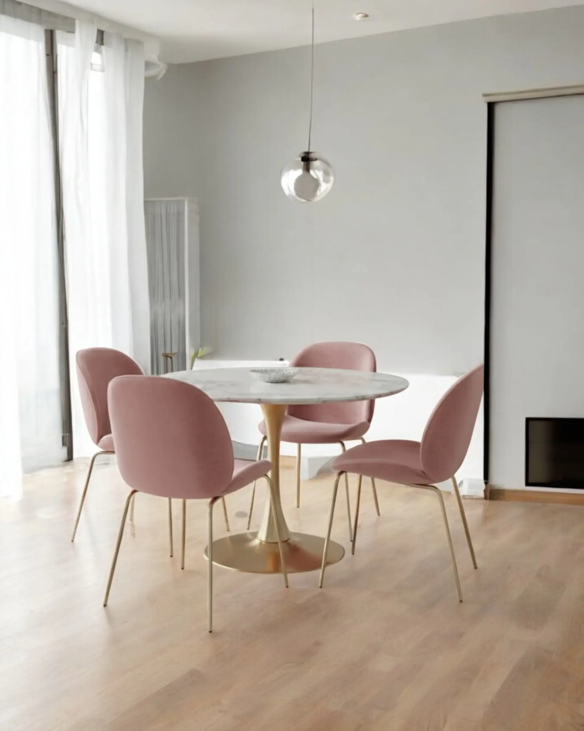 Comedor Redondo Tulip Golden con Sillas Siena  4
