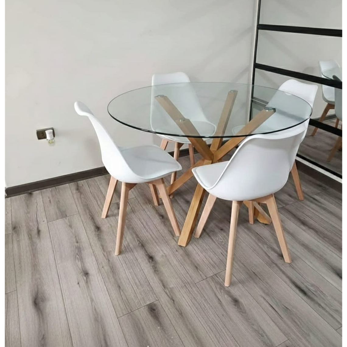 Comedor Mesa Redonda Vidrio Madrid + Sillas Tulip 1