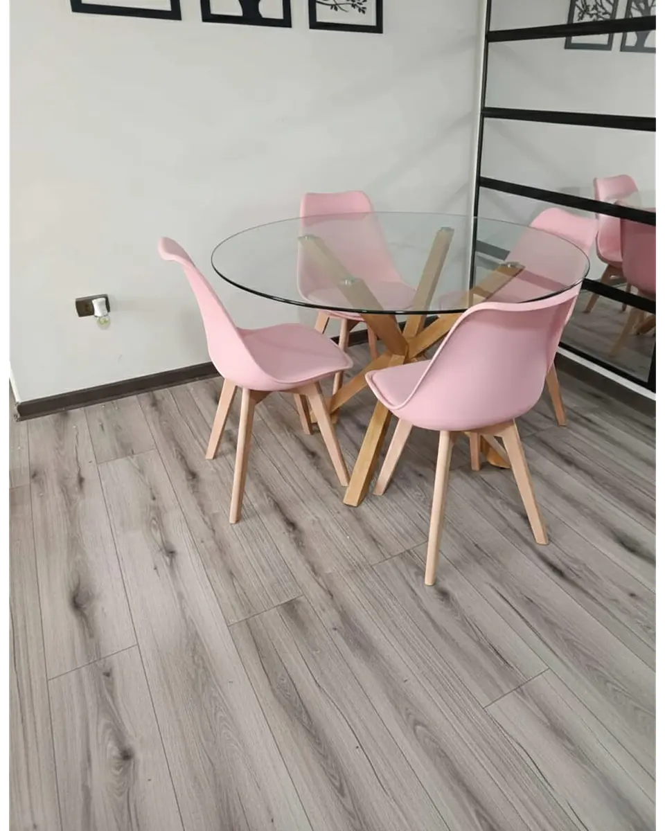 Comedor Redondo Vidrio Madrid con Sillas Tulip 3